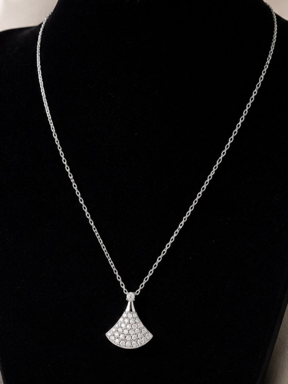 Luxury Silver Pavé Fan Pendant Necklace CZ Crystal Elegant Minimalist Jewelry